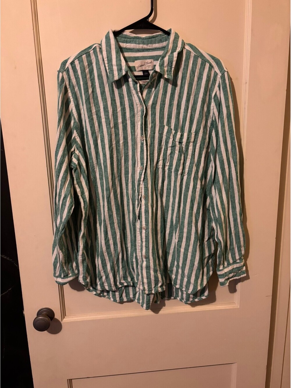 Universal Thread green and white striped button-up shirt Large